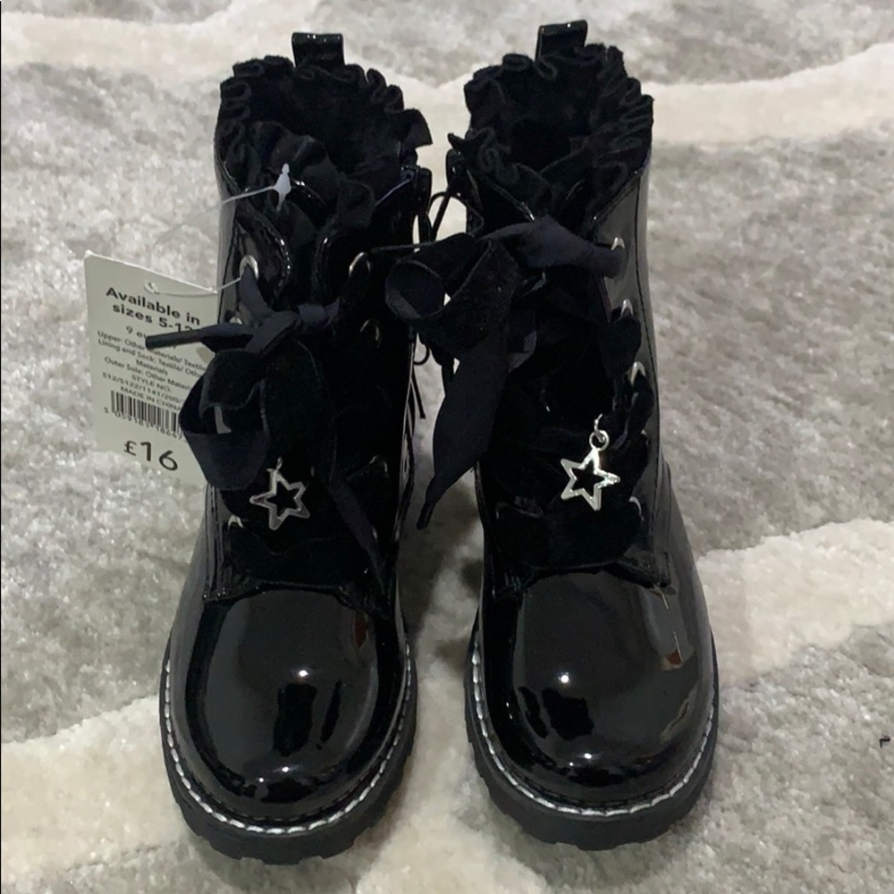 NWT girls black boots